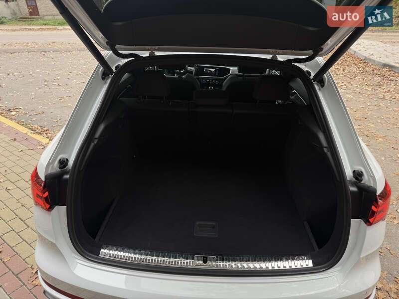 Позашляховик / Кросовер Audi Q3 2021 в Києві фото 53 Позашляховик / Кросовер Audi Q3 2021 в Києві