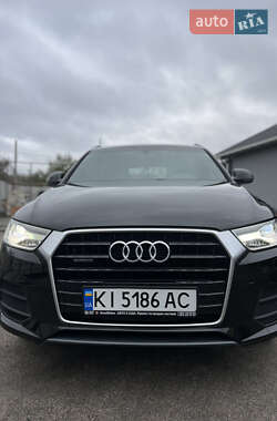 Внедорожник / Кроссовер Audi Q3 2015 в 