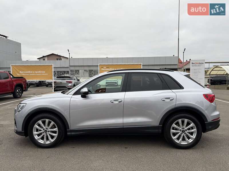 Позашляховик / Кросовер Audi Q3 2024 в Києві