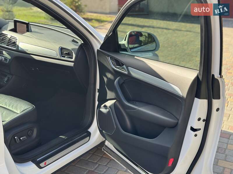 Позашляховик / Кросовер Audi Q3 2015 в Овідіополі