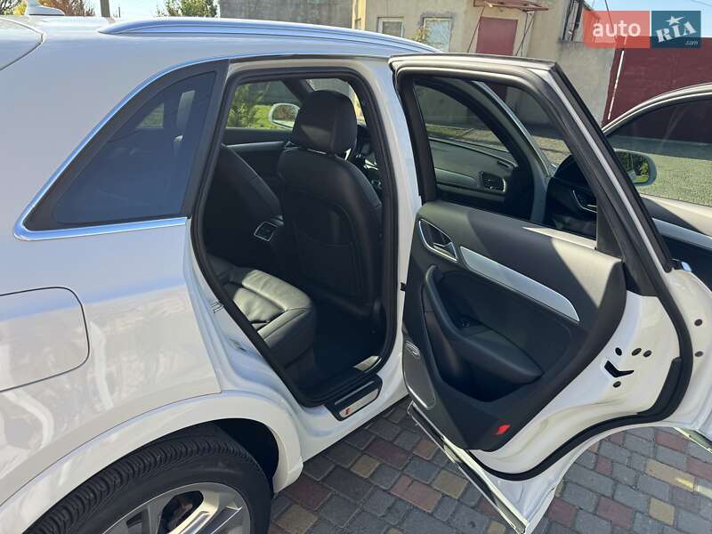 Позашляховик / Кросовер Audi Q3 2015 в Овідіополі