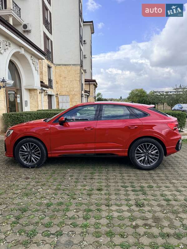 Позашляховик / Кросовер Audi Q3 2021 в Києві фото 8 Позашляховик / Кросовер Audi Q3 2021 в Києві