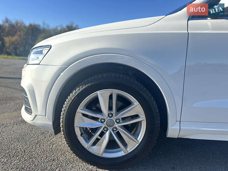 Внедорожник / Кроссовер Audi Q3 2015 в Львове