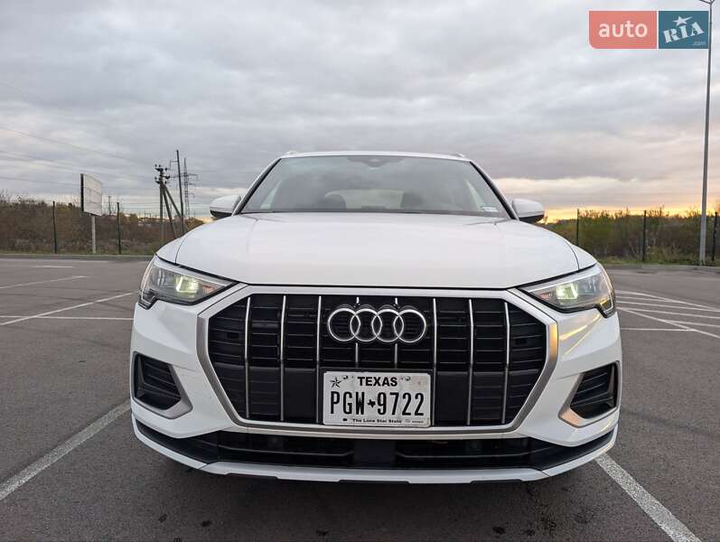 Позашляховик / Кросовер Audi Q3 2021 в Рівному