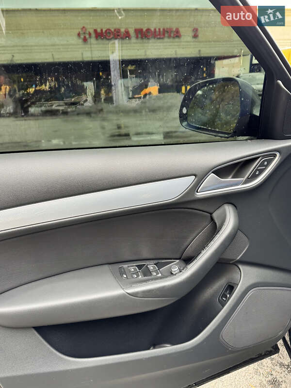 Внедорожник / Кроссовер Audi Q3 2017 в Днепре