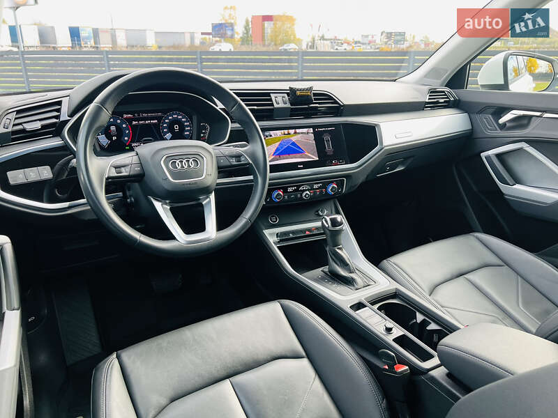 Позашляховик / Кросовер Audi Q3 2022 в Мукачевому