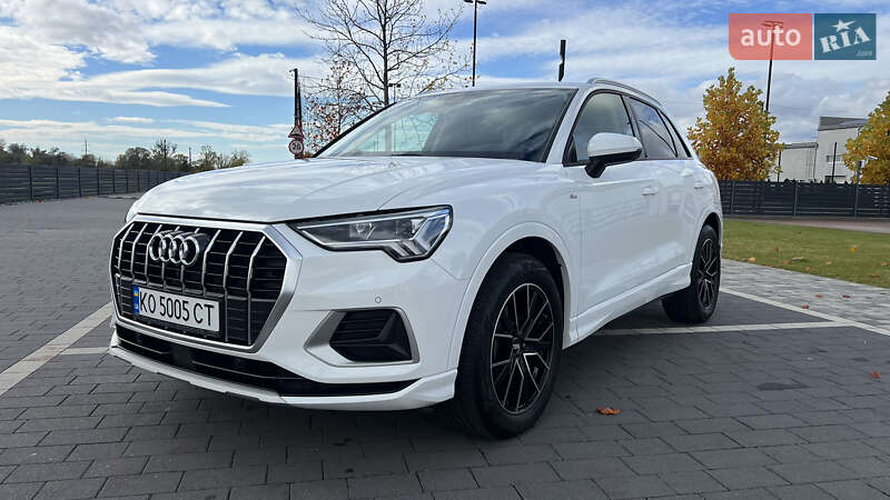 Позашляховик / Кросовер Audi Q3 2022 в Мукачевому
