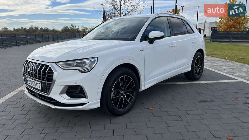 Позашляховик / Кросовер Audi Q3 2022 в Мукачевому