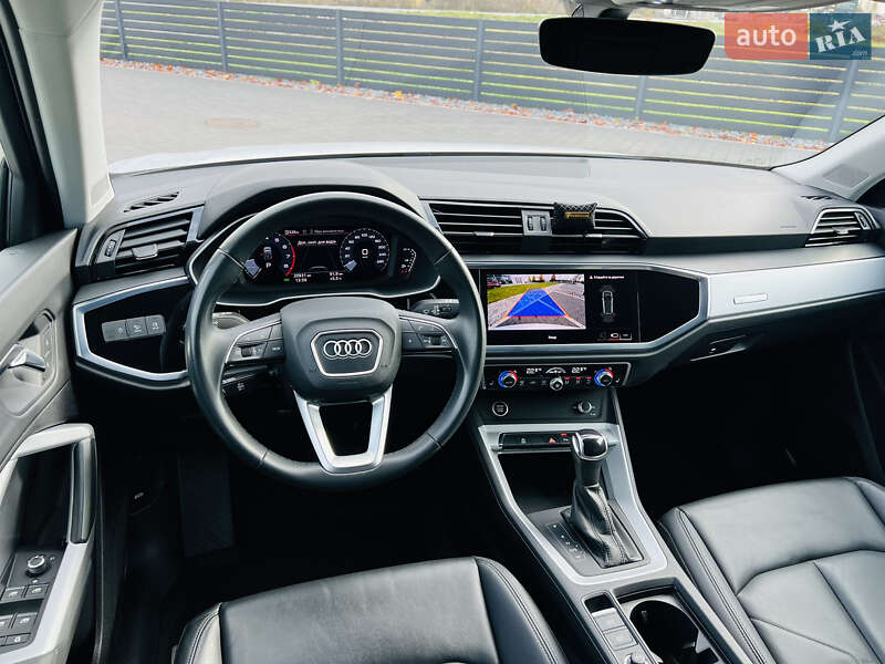 Позашляховик / Кросовер Audi Q3 2022 в Мукачевому