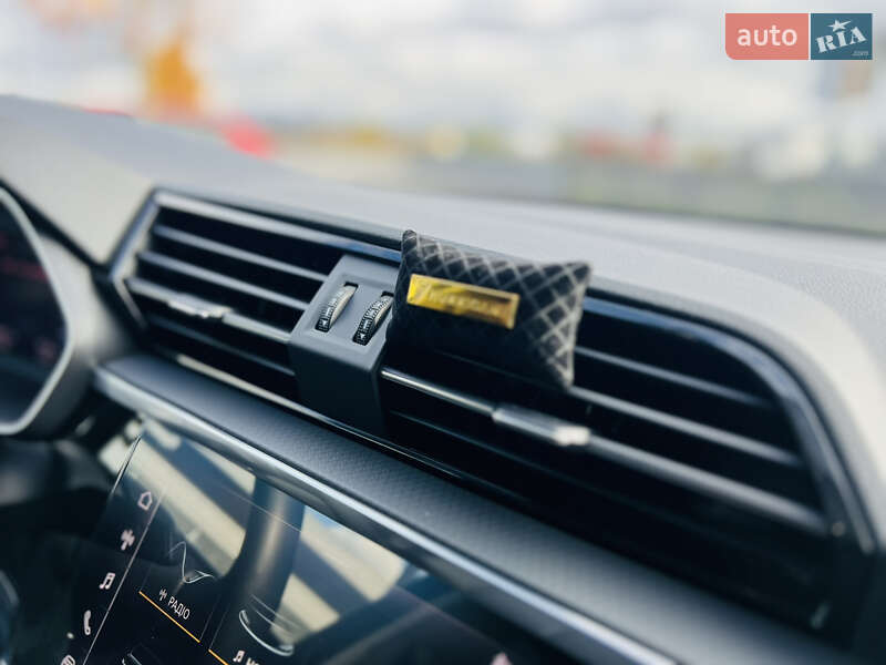 Позашляховик / Кросовер Audi Q3 2022 в Мукачевому