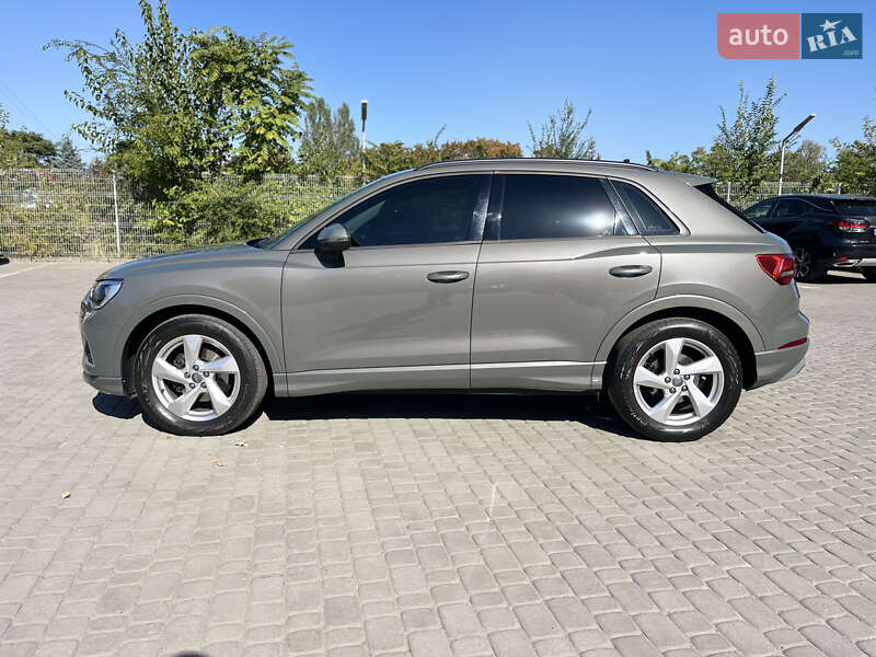 Позашляховик / Кросовер Audi Q3 2019 в Дніпрі фото 4 Позашляховик / Кросовер Audi Q3 2019 в Дніпрі