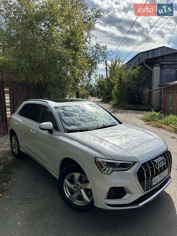Внедорожник / Кроссовер Audi Q3 2019 в Харькове