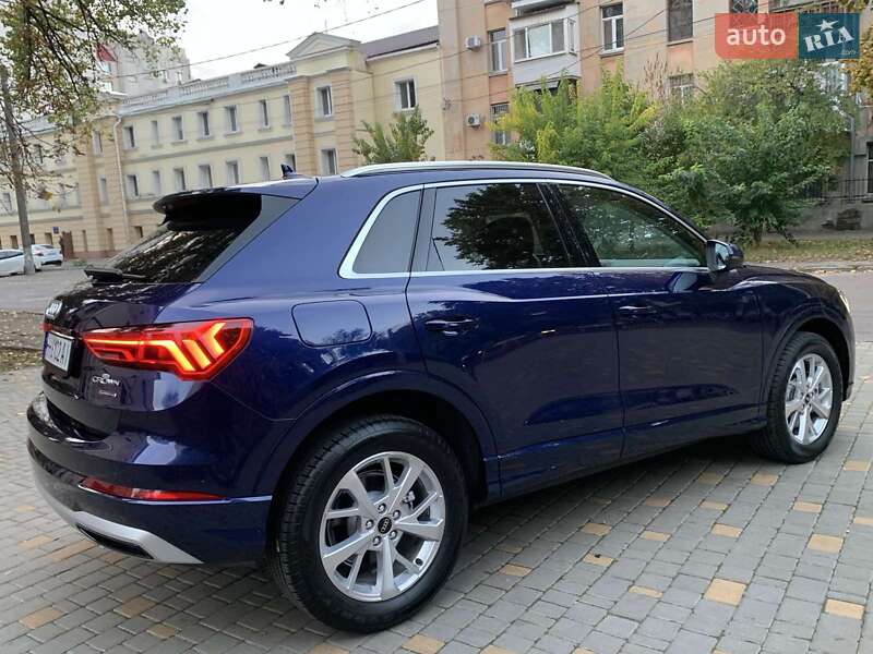 Позашляховик / Кросовер Audi Q3 2022 в Одесі