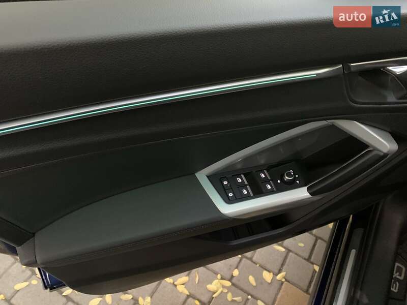 Позашляховик / Кросовер Audi Q3 2022 в Одесі