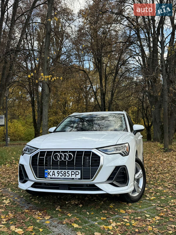 Позашляховик / Кросовер Audi Q3 2023 в Києві