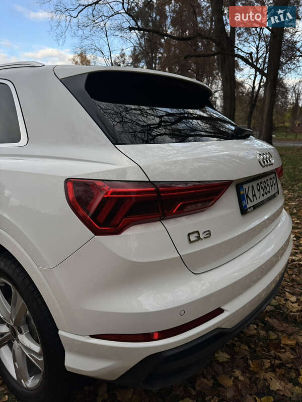 Позашляховик / Кросовер Audi Q3 2023 в Києві