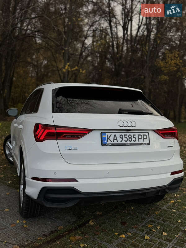 Позашляховик / Кросовер Audi Q3 2023 в Києві