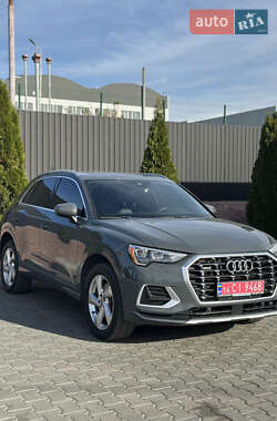 Внедорожник / Кроссовер Audi Q3 2019 в Тернополе