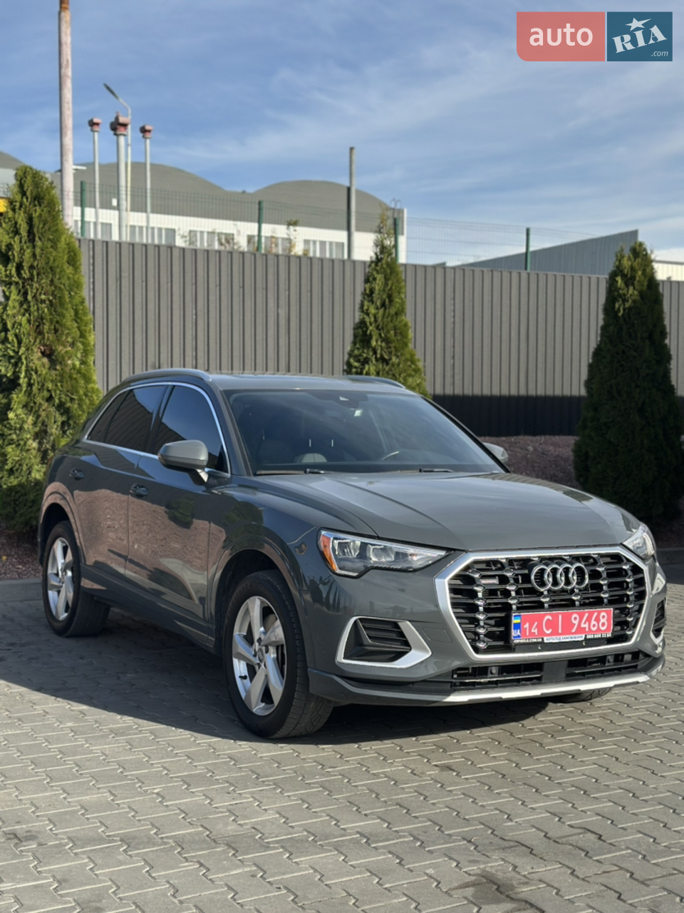 Audi Q3 2019 2.0T PREMIUM

Дуже хороше авто, мінімальні пошкодження, ціла безпека,  ексклюзивний колір,  роздефектована страховою, більшість запчастин приїхало в салоні ( є фото і відео підтвердження, новий акум, хороша резина 23р,  усе в повному порядку,  зроблено сертифікат…