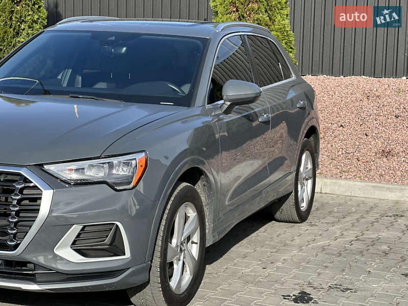 Внедорожник / Кроссовер Audi Q3 2019 в Тернополе