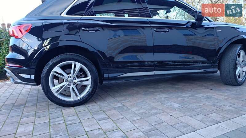 Внедорожник / Кроссовер Audi Q3 2019 в Стрые