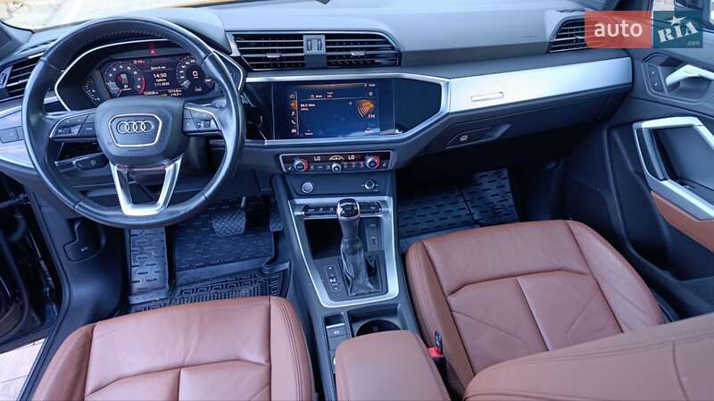 Внедорожник / Кроссовер Audi Q3 2019 в Стрые