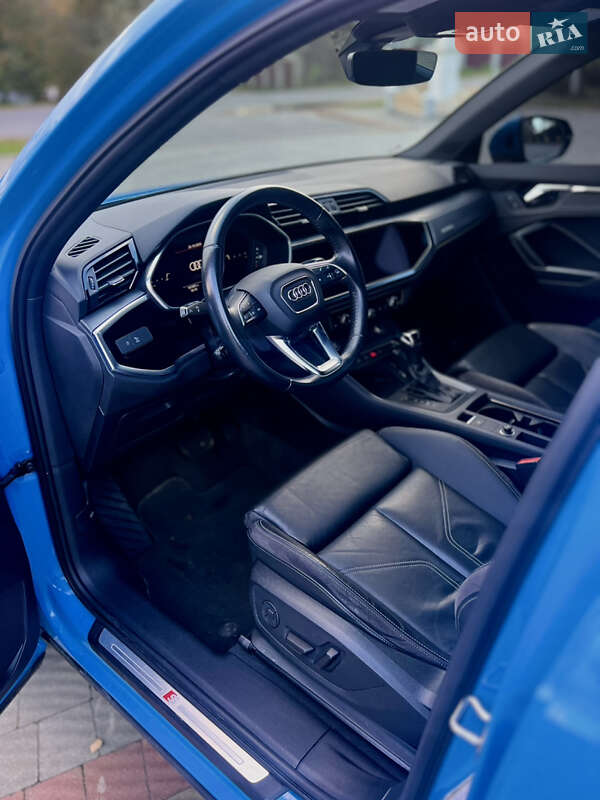 Внедорожник / Кроссовер Audi Q3 2019 в Львове