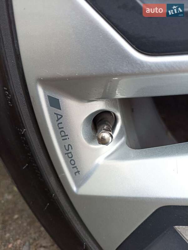 Внедорожник / Кроссовер Audi Q3 2019 в Львове