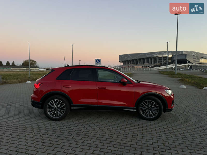 Позашляховик / Кросовер Audi Q3 2021 в Львові
