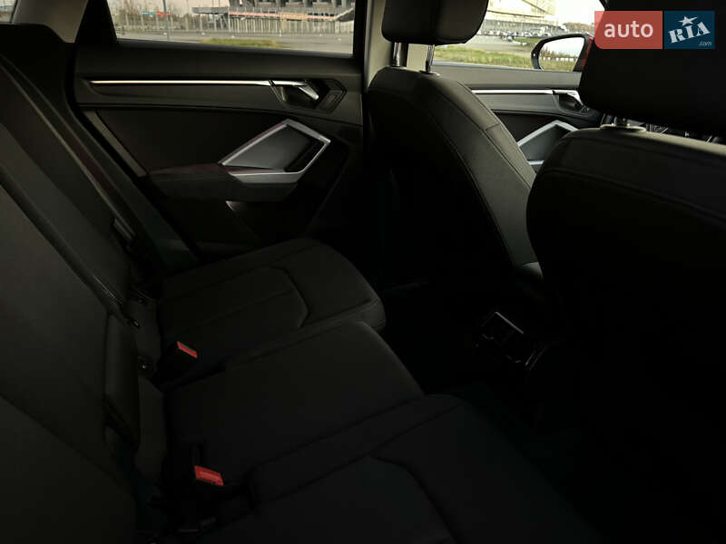 Позашляховик / Кросовер Audi Q3 2021 в Львові
