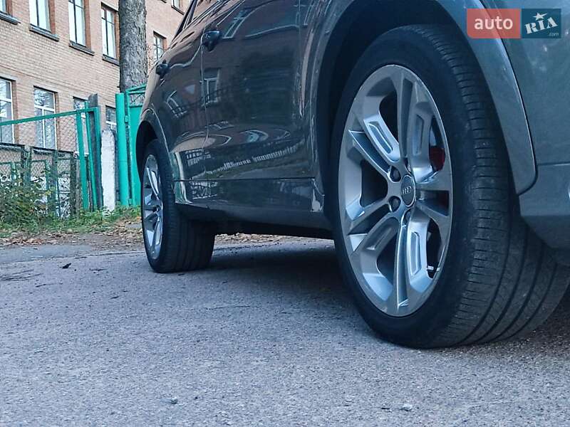 Внедорожник / Кроссовер Audi Q3 2014 в Бердичеве