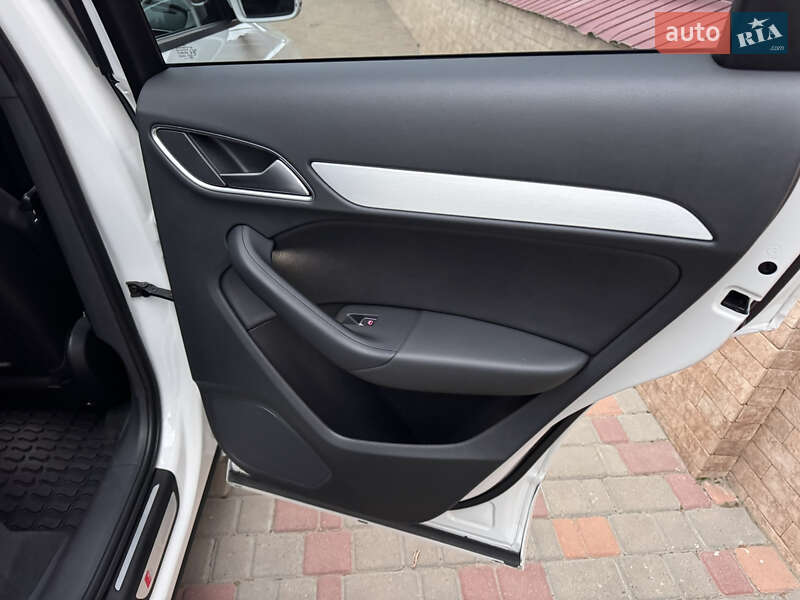 Позашляховик / Кросовер Audi Q3 2017 в Одесі