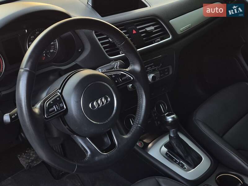 Позашляховик / Кросовер Audi Q3 2016 в Львові