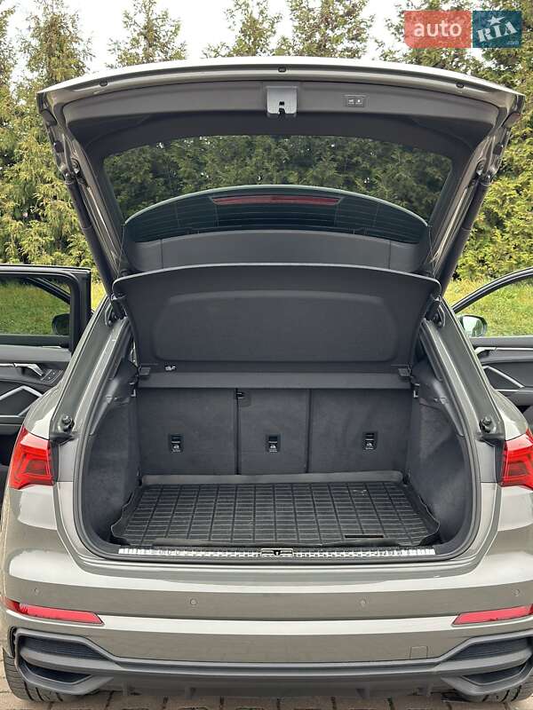 Внедорожник / Кроссовер Audi Q3 2023 в Киеве