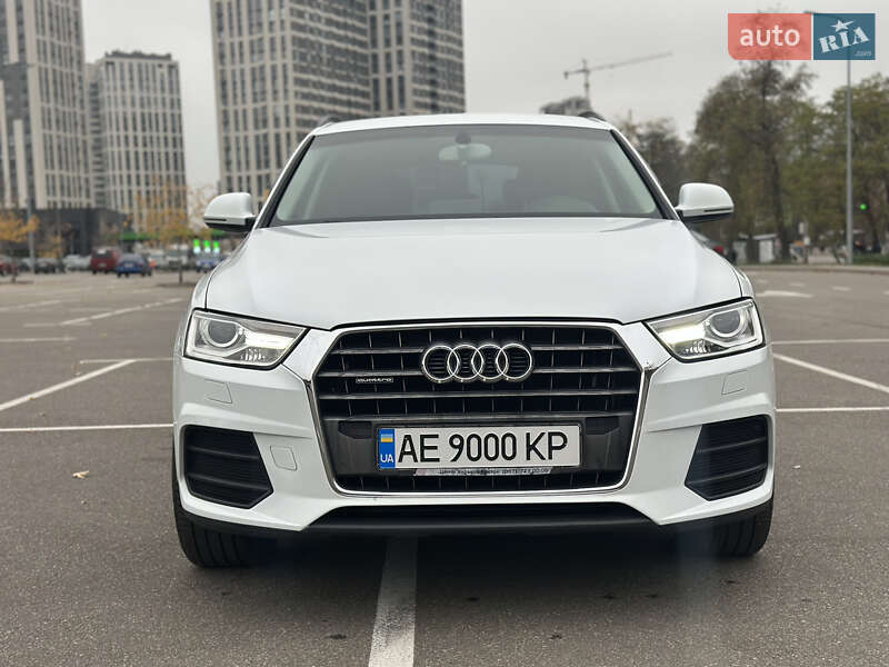 Позашляховик / Кросовер Audi Q3 2015 в Києві