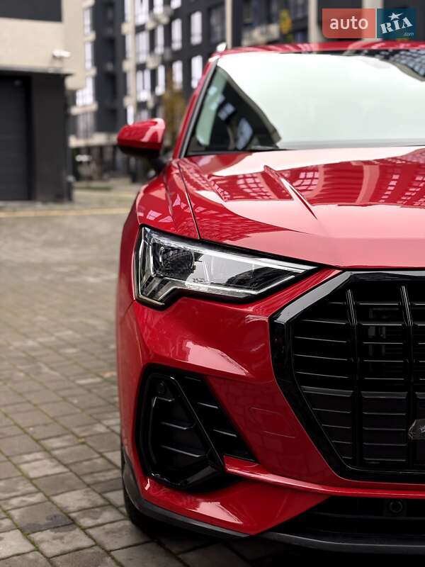 Позашляховик / Кросовер Audi Q3 2020 в Івано-Франківську