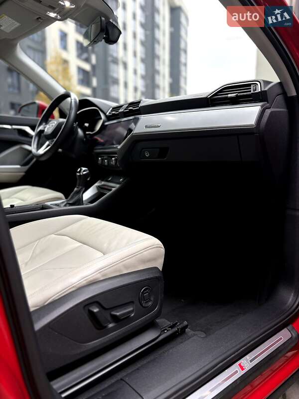 Позашляховик / Кросовер Audi Q3 2020 в Івано-Франківську