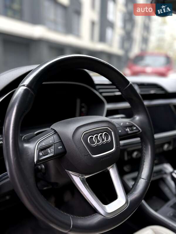 Позашляховик / Кросовер Audi Q3 2020 в Івано-Франківську