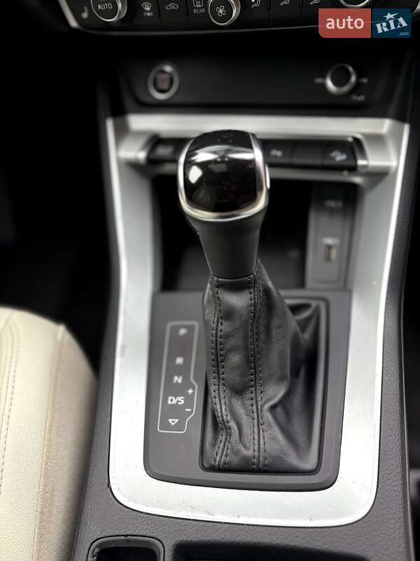 Позашляховик / Кросовер Audi Q3 2020 в Івано-Франківську