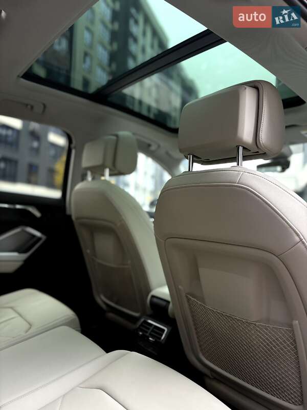 Позашляховик / Кросовер Audi Q3 2020 в Івано-Франківську