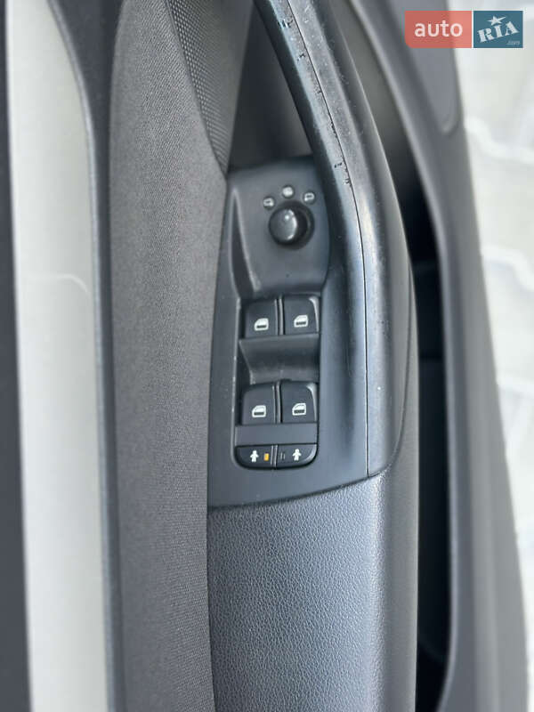 Внедорожник / Кроссовер Audi Q3 2012 в Тернополе фото 45 Внедорожник / Кроссовер Audi Q3 2012 в Тернополе