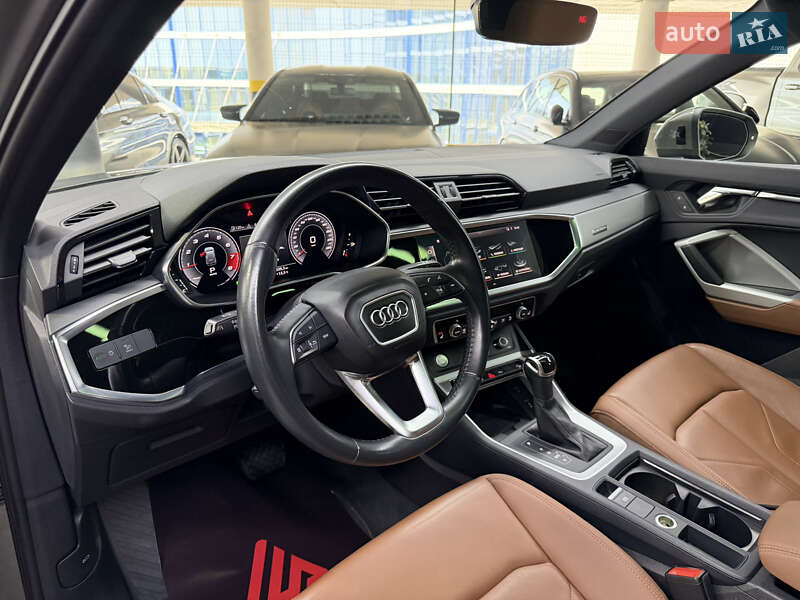 Позашляховик / Кросовер Audi Q3 2020 в Одесі