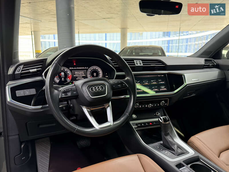 Позашляховик / Кросовер Audi Q3 2020 в Одесі