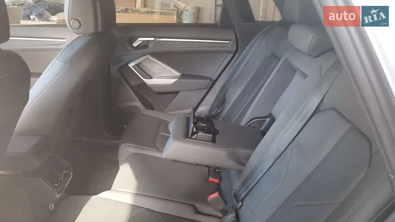 Внедорожник / Кроссовер Audi Q3 2021 в Одессе фото 12 Внедорожник / Кроссовер Audi Q3 2021 в Одессе