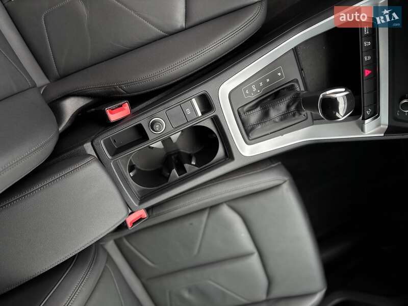 Внедорожник / Кроссовер Audi Q3 2020 в Стрые