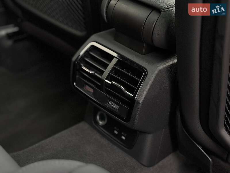 Внедорожник / Кроссовер Audi Q3 2020 в Стрые