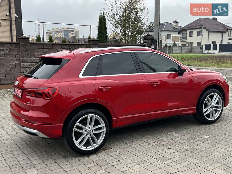 Внедорожник / Кроссовер Audi Q3 2020 в Ровно