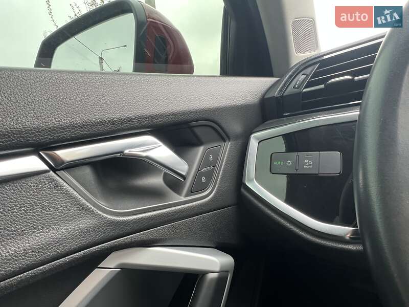 Внедорожник / Кроссовер Audi Q3 2020 в Ровно