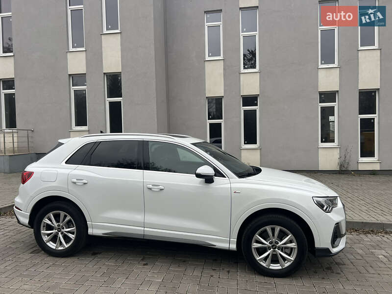 Позашляховик / Кросовер Audi Q3 2023 в Сумах фото 2 Позашляховик / Кросовер Audi Q3 2023 в Сумах