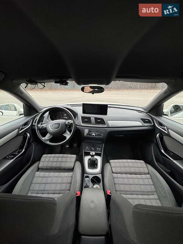Позашляховик / Кросовер Audi Q3 2012 в Дніпрі фото 10 Позашляховик / Кросовер Audi Q3 2012 в Дніпрі